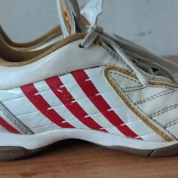 Adidas. Футболни обувки, стоножки. 31, снимка 1 - Футбол - 39971610
