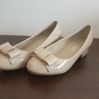 Нови Дамски обувки с нисък ток (35), снимка 1 - Дамски обувки на ток - 33696758