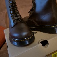 Нови кубинки боти Dr. MARTENS 39, снимка 1 - Дамски боти - 35025852