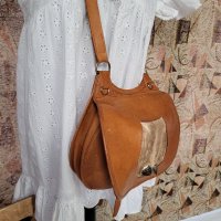 Естествена кожа чанта, през рамо, ефектна!!, снимка 4 - Чанти - 37562444