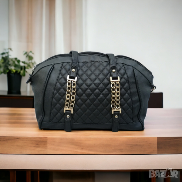 Дамска чанта със синджири, снимка 1