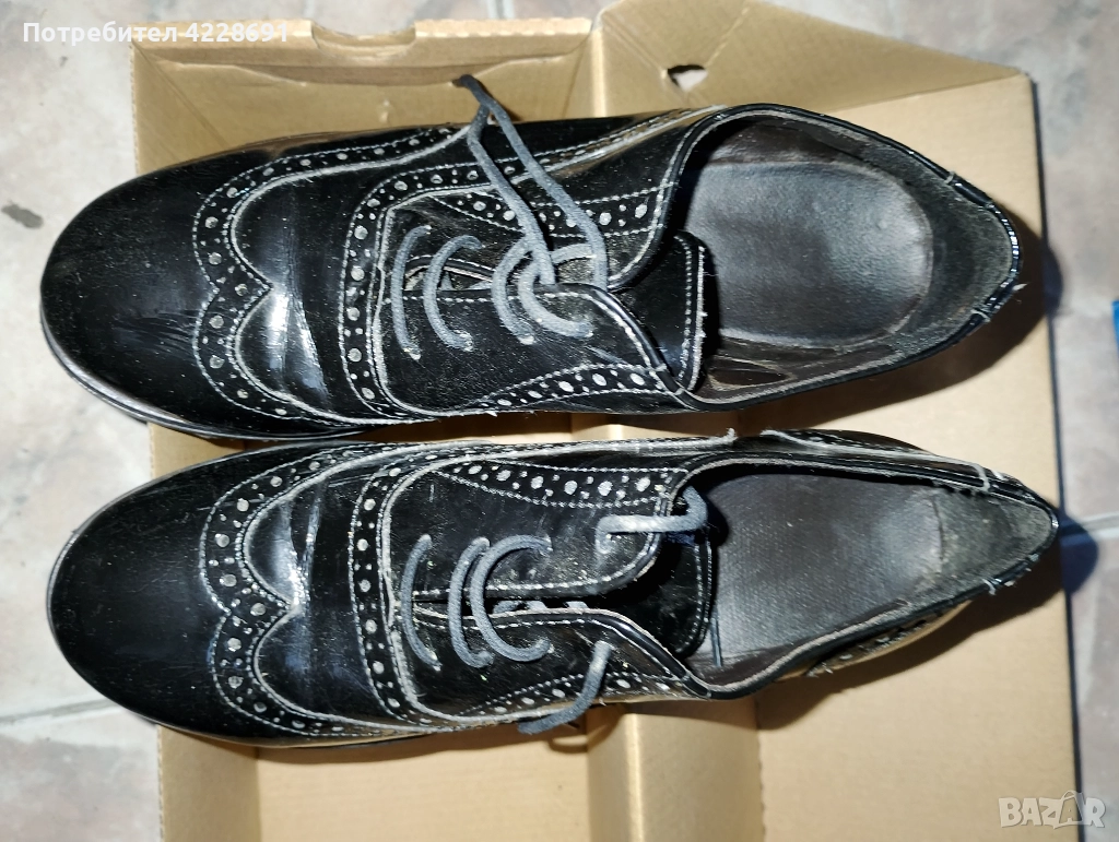 Продавам два чифта дамски обувки и кожени ботуши , снимка 1