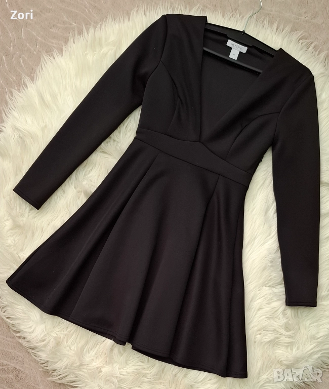 Черна кукленска рокля с дълбоко остро деколте, снимка 1