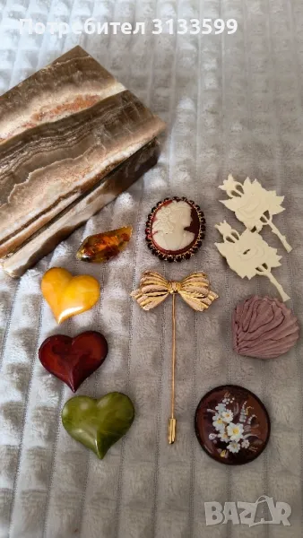 БРОШКИ и МРАМОРНА кутия за бижута; Декоративни секретни игли , снимка 1