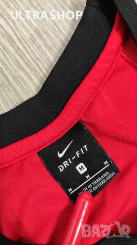 Nike M size Мъжки спортен потник в отлично състояние, снимка 3 - Тениски - 54272880