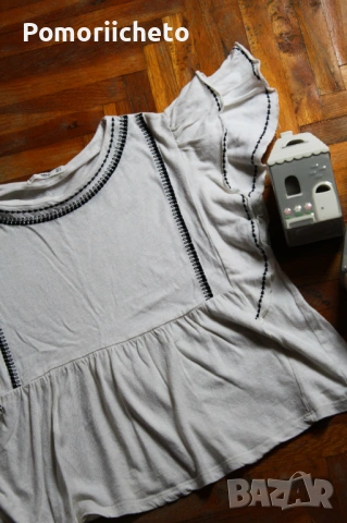 Красива, лятна, бяла блуза с ръкави тип крила от Mango