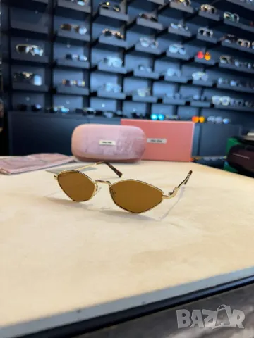 очила с черен обикновен калъф fendi bottega veneta chanel miu miu, снимка 12 - Слънчеви и диоптрични очила - 50416693