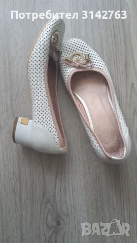 2 чифта обувки за 14 лева. 