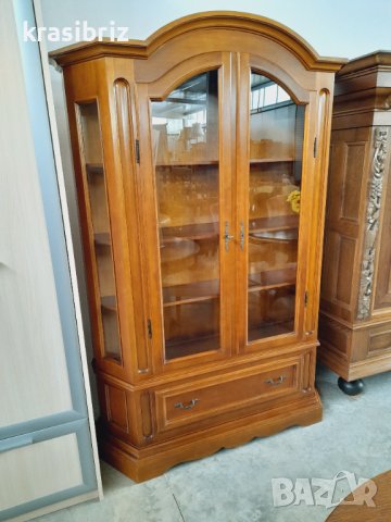 Масивна Витрина внос от Германия , снимка 3 - Секции и витрини - 40862575