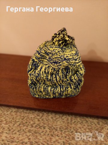 Дамска шапка ръчно плетиво, снимка 3 - Шапки - 32148877