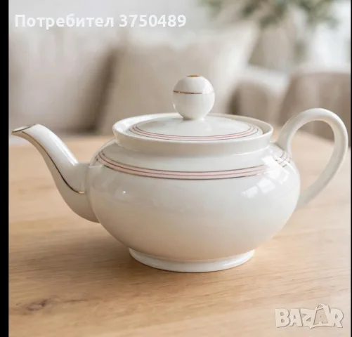 Порцеланов чайник и захарница