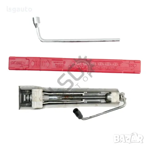 Комплект крик, авариен триъгълник и стойка/ключ за гуми Mercedes-Benz C-Class 204 (W/S/C) 2007-2014 , снимка 2 - Части - 48865342