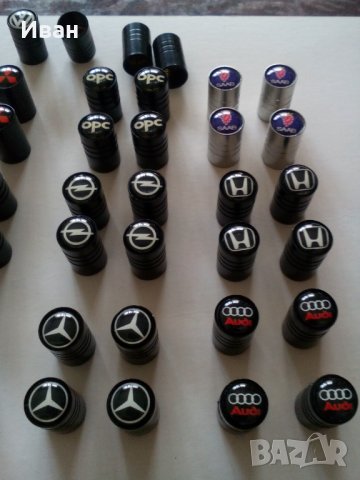 Качественни черни капачки за вентили винтили с емблеми на марка кола автомобил мотор камион джип мик, снимка 13 - Аксесоари и консумативи - 29811432