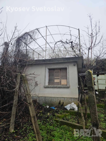 Продава ВИЛА, улица Албена 106, снимка 9 - Вили - 52385229
