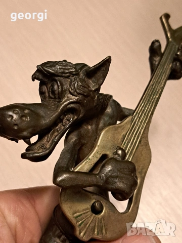 руска бронзова статуетка Ну погоди, снимка 5 - Статуетки - 53153477