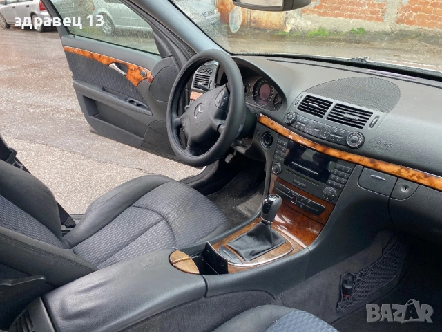 Мерцедес Е 200 бензин, снимка 18 - Автомобили и джипове - 53959962
