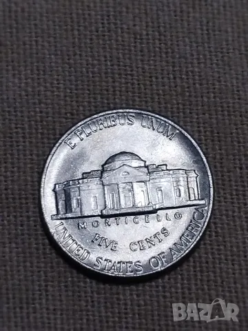 ОГРОМНО Грешка извън центъра 1989-P Четвърт размер Jefferson Nickel 025