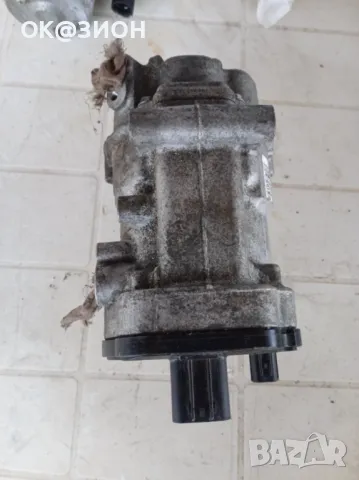 Компресор климатик Тойота Лексус Lexus Хибрид Hybrid 0424000370, снимка 2 - Части - 49741038