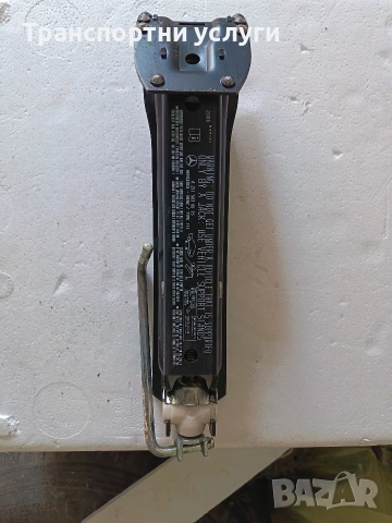 оригинален крик за мерцедес, снимка 2 - Части - 54337691