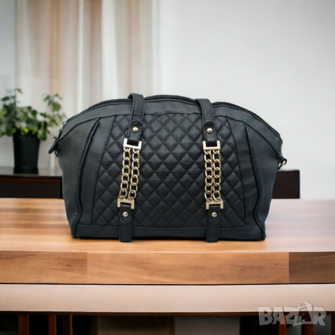 Дамска чанта със синджири, снимка 1