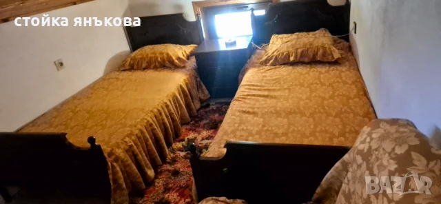 Продавам две масивни единични легла с матраци и шкаф, снимка 5 - Спални и легла - 46318475
