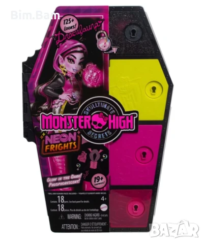 Оригинална кукла Monster High Neon Frights - Draculaura / 19+ изненади, снимка 2 - Кукли - 50819401