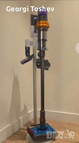 Продавам Dyson v15s, за сухо и мокро почистване-пълен комплект