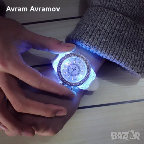 Ново!!! Светещ LED кварцов часовник., снимка 3 - Дамски - 29738639