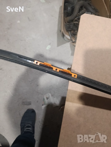 Honda CRV 3 2006-2011г лайсна предно стъкло, снимка 2 - Части - 51929717