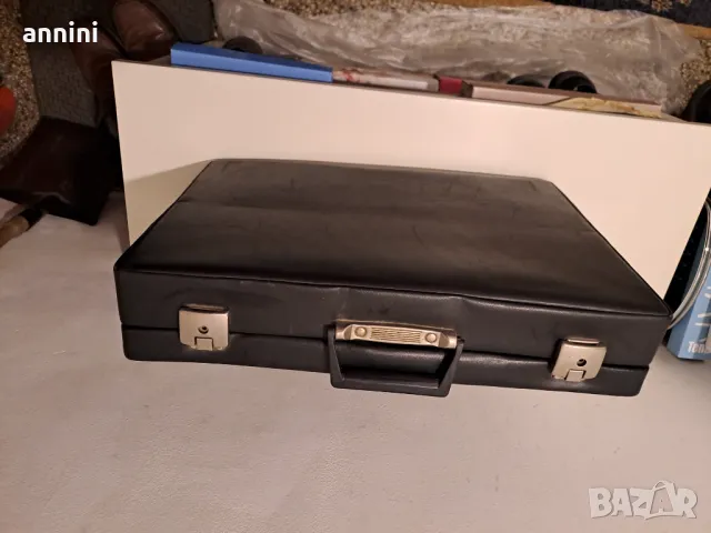кожено черно дипломатическо куфарче  раз 44/31