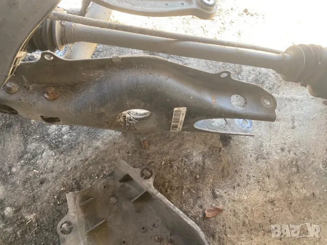 Заден носач Мерцедес Бенц Ц класа W204 , снимка 2 - Части - 47637239