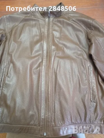 Продавам кожено яке- pierre cardin .Размера е 58.