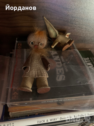 Стара детска играчка-кукла