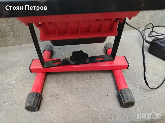 LED прожектор с батерия зарядно, снимка 3 - Прожектори - 55884227