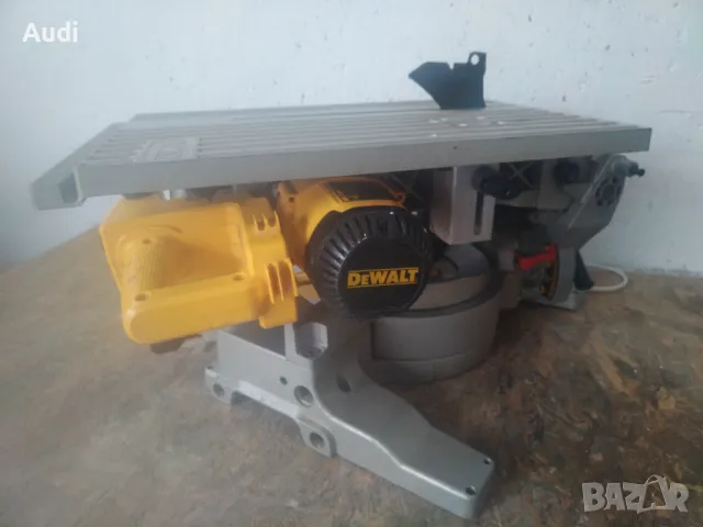 Настолен потапящ циркуляр DEWALT D27113 за ремонт! , снимка 4 - Циркуляри - 47317022