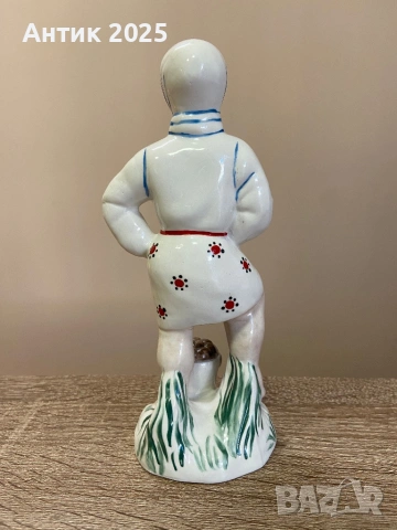 Винтидж порцеланова статуетка „Момиче с кофа“, СССР, снимка 2 - Антикварни и старинни предмети - 53237486