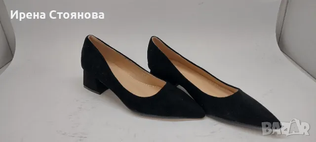 Дамски велурени обувки в черно с нисък ток, 37 номер. Нови.