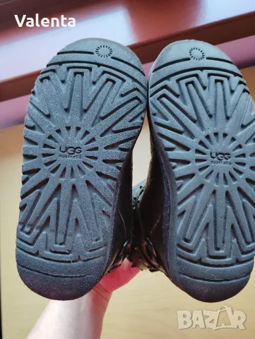 Детски оригинални кожени ботуши UGG, снимка 8 - Детски боти и ботуши - 56369930