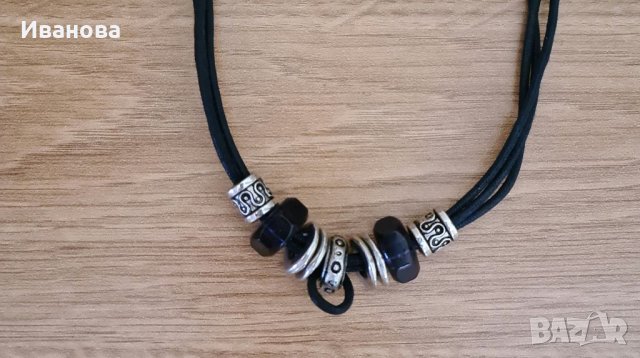 Продава колие, основа кожа