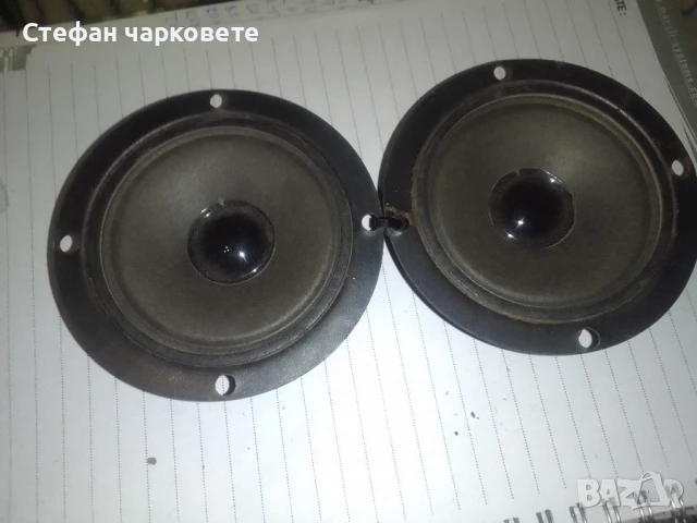 високо честотни говорители със 30 вата мощност и 4 ома съпротивление 
