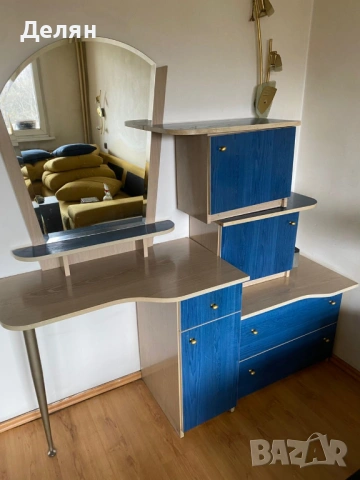 Голяма тоалетка с две нощни шкафчета