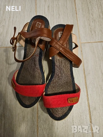 Страхотни сандали 39 номер