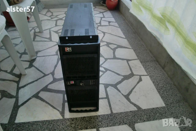 Голяма компютърна кутия, снимка 6 - Работни компютри - 50575443