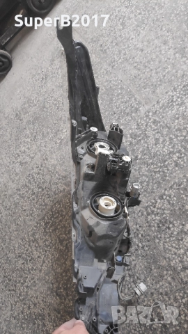 Продавам - оригинални ляв и десен фар за Тойота Корола 2017 г. за части, снимка 10 - Части - 51980593