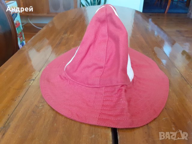 Стара шапка идиотка