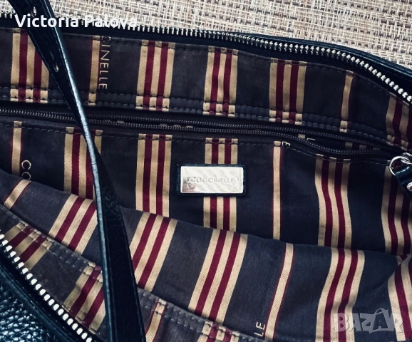 Оригинална кожена чанта Coccinelle - естествена кожа, тип Hobo (Черна), снимка 14 - Чанти - 54009431