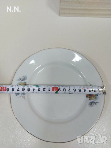 Продавам  20 бр чинии със златен кант , снимка 2 - Чинии - 31857353