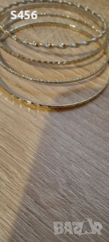 Дамски гривни.4 броя за 6 лв!