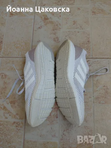 Дамски маратонки adidas, снимка 2 - Маратонки - 56429408