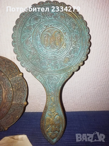 Стари пудриера и огледало. Арт прибори четка с лопатка. , снимка 15 - Антикварни и старинни предмети - 48275251